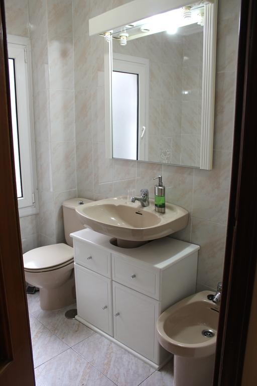 Hostal De La Torre Hostal Economico Valladolid Rum bild